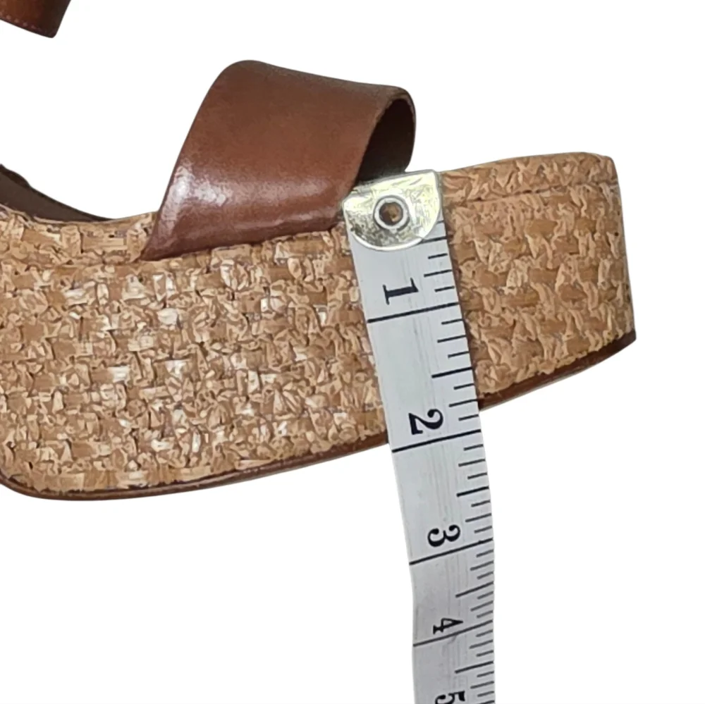 LARROUDE VERONA DOLLY PLATFORM HEEL CARAMEL/RAFFIA 9